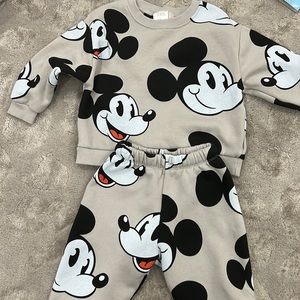 Mickey jogger set size 2T -3T